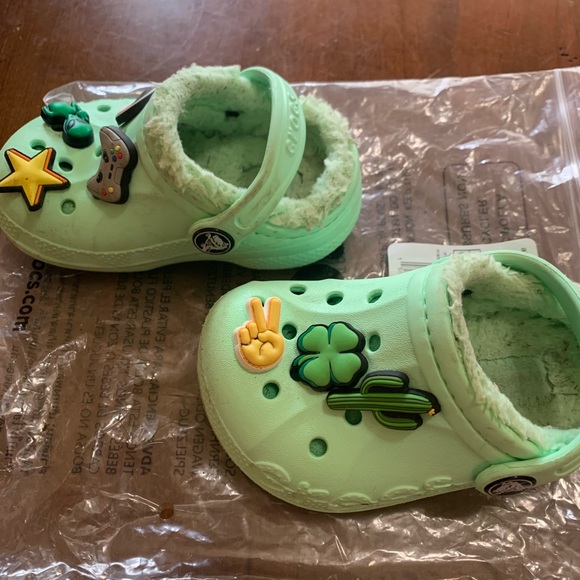 Crocs toddler size 6 - Picture 3 of 5